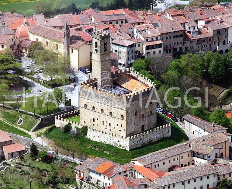 В замке в Arezzo & province